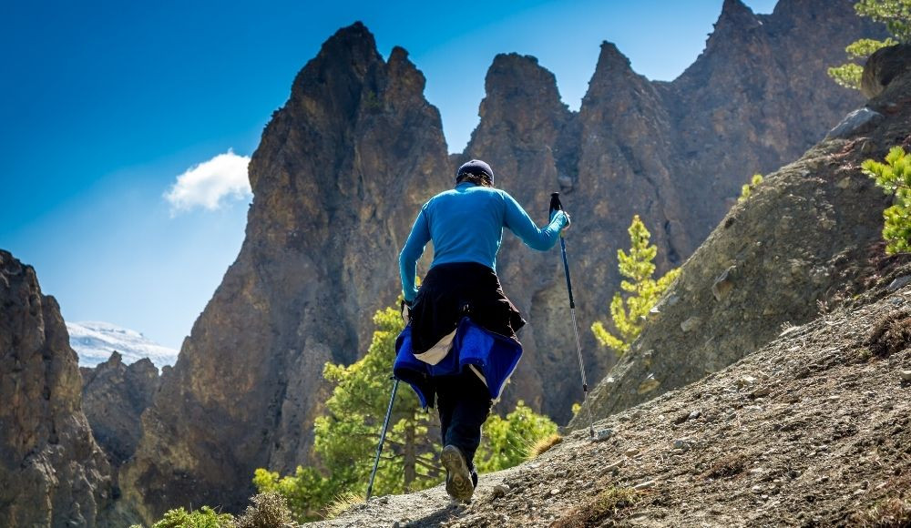 trekking guide