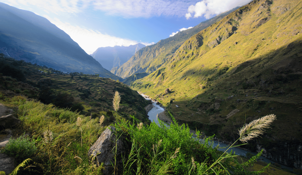 manaslu circuit trek itinerary