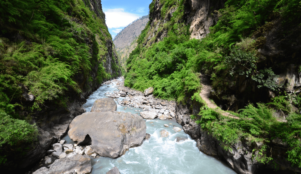 manaslu circuit trekking