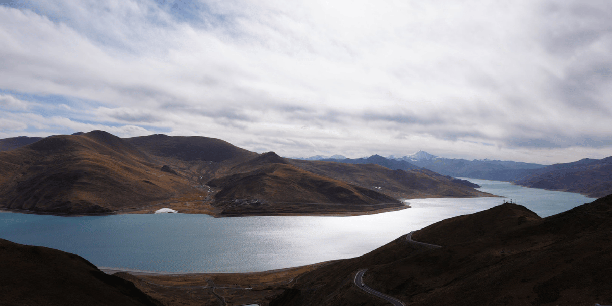 Yamdrok Lake