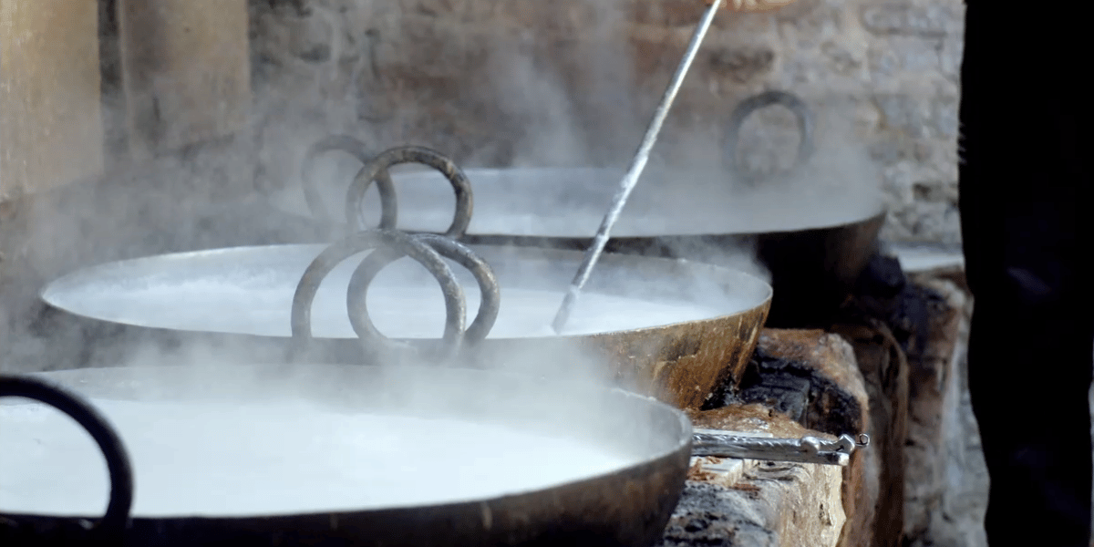 Boiling Milk for Juju Dhau